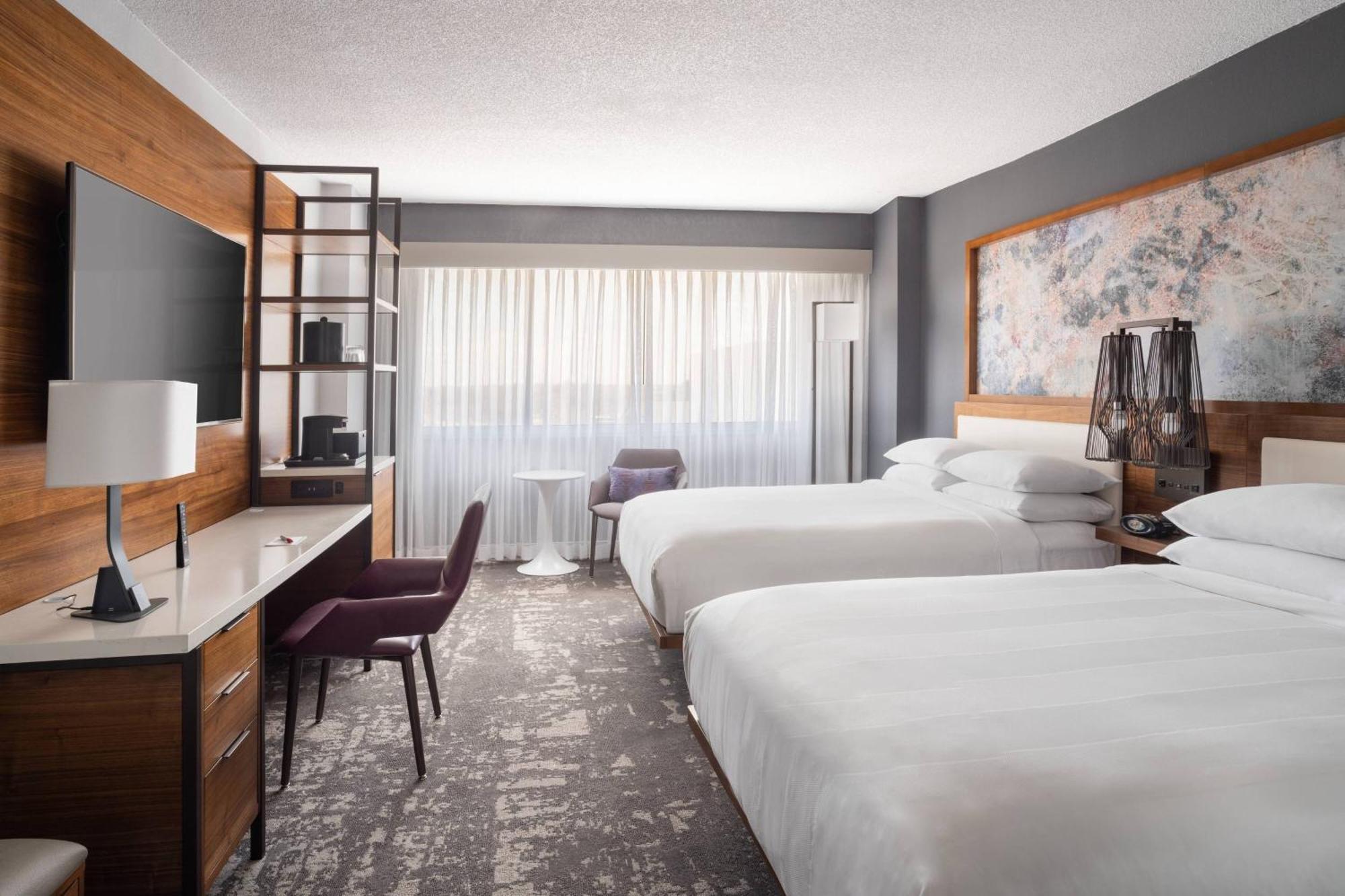 แมริออท กรีนส์โบโร ดาวน์ทาวน์ Hotel ภายนอก รูปภาพ