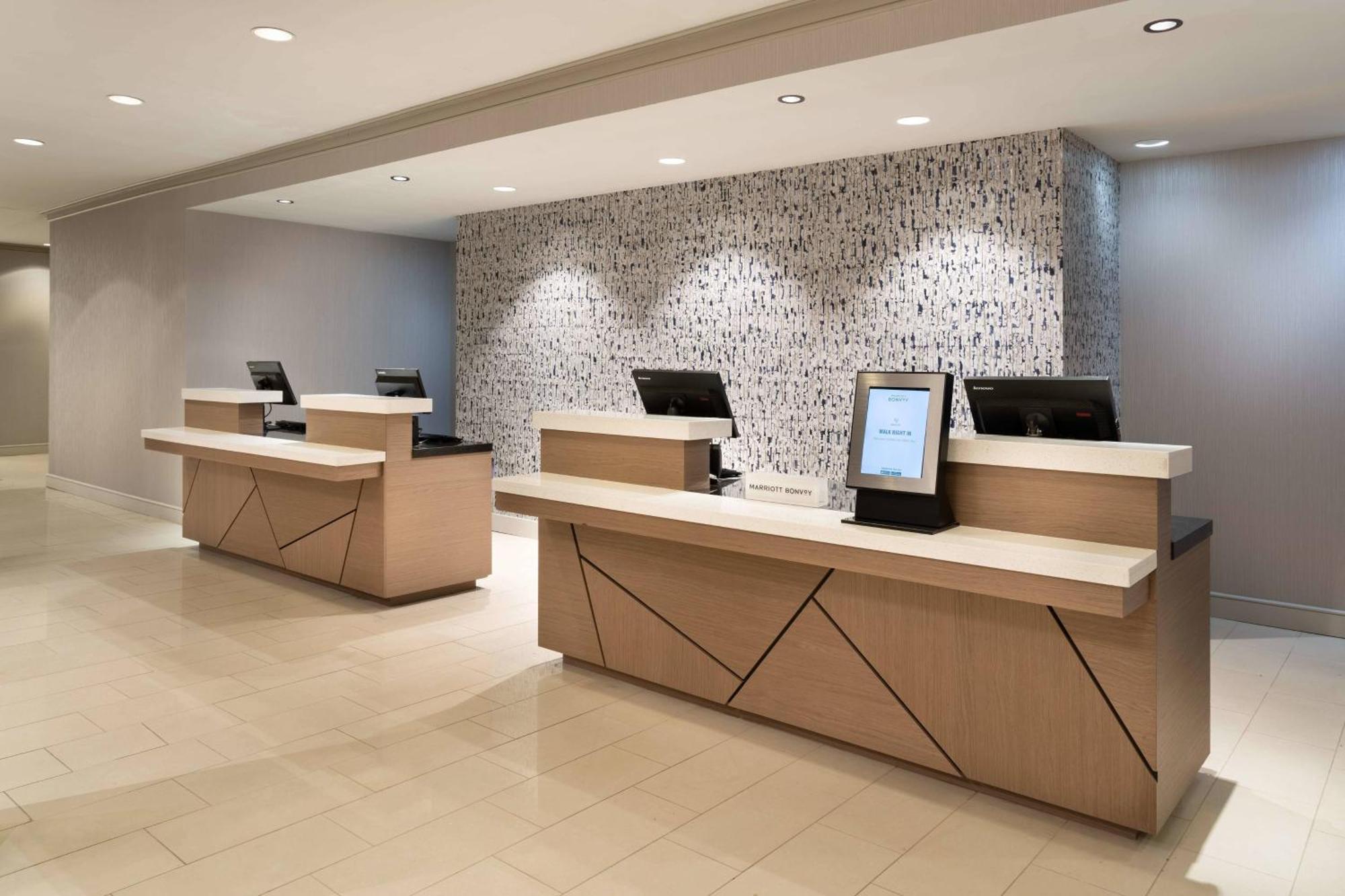 แมริออท กรีนส์โบโร ดาวน์ทาวน์ Hotel ภายนอก รูปภาพ